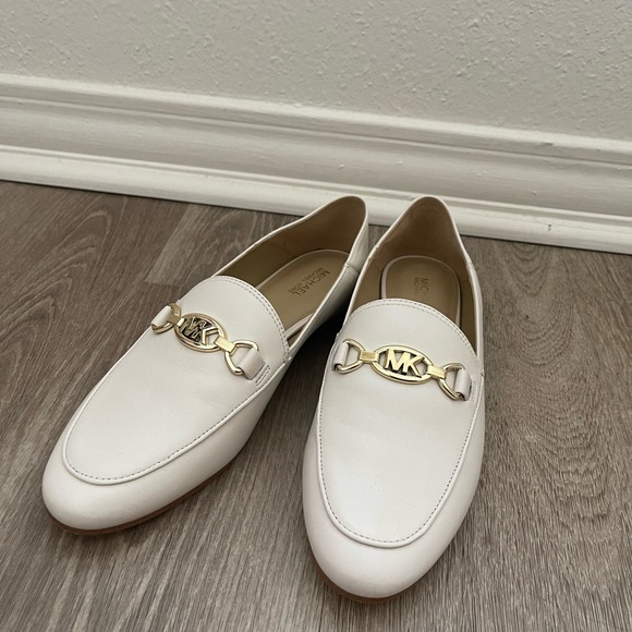 The Dolores loafer flats from Michael Michael Kors - Picture 4 of 6